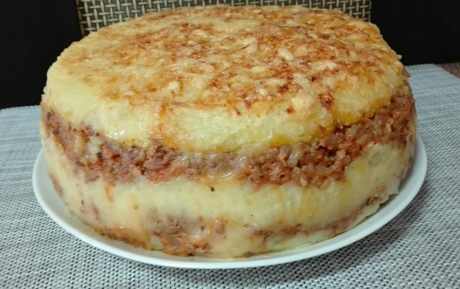 LOS PUCHEROS DE LA JUANI PASTEL DE CARNE