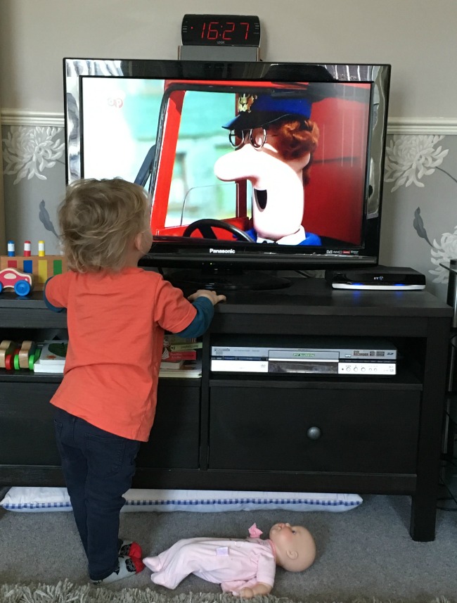 Planting, Postman Pat and a Picnic Teddy Bears And Cardigans