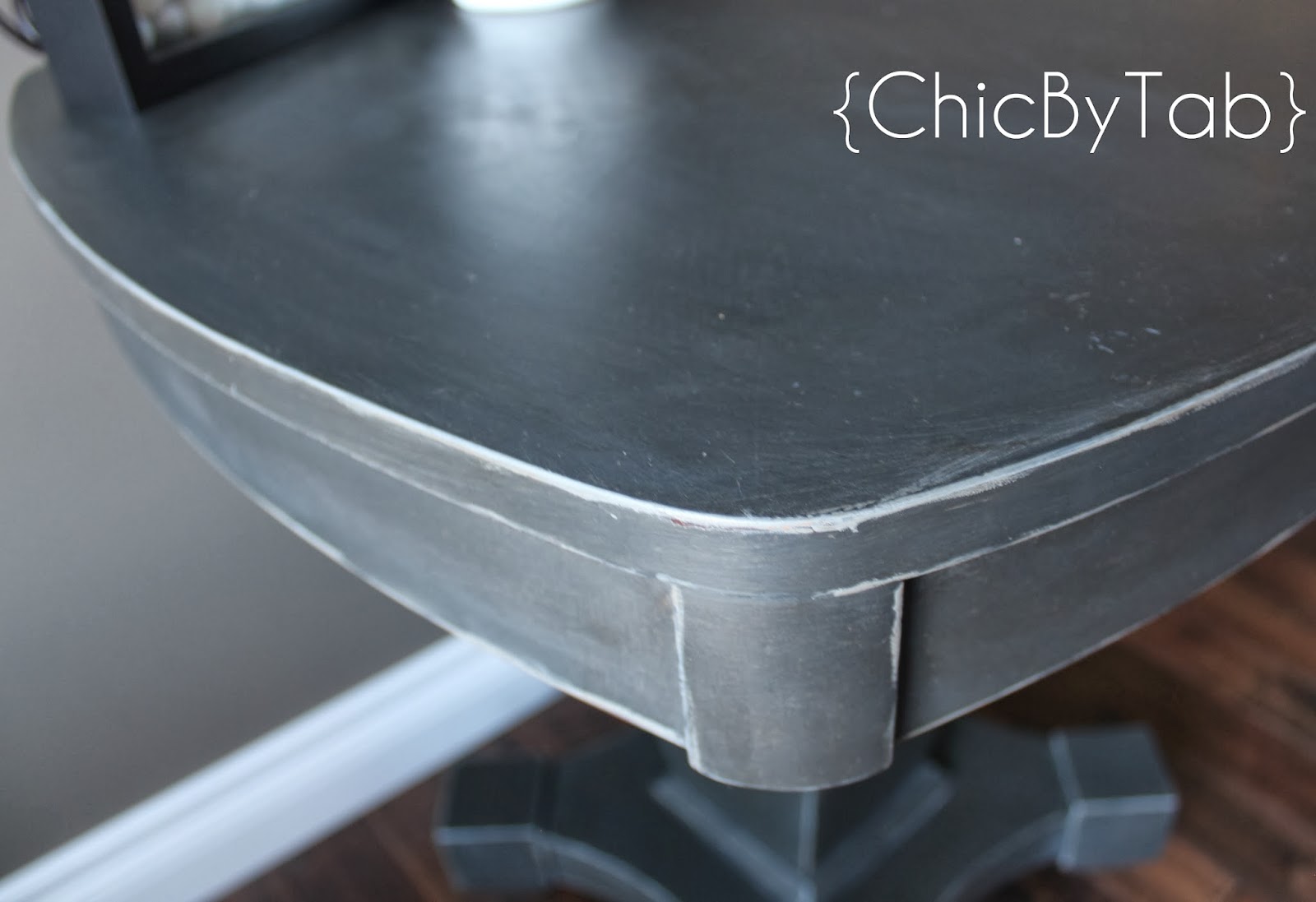 {ChicByTab}: Graphite Tables