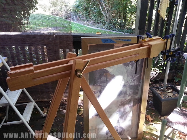 new $10 mabel field easel from swap meet now for some DIY