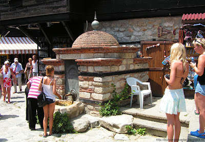 Турецкий фонтан в Несебре, Болгария