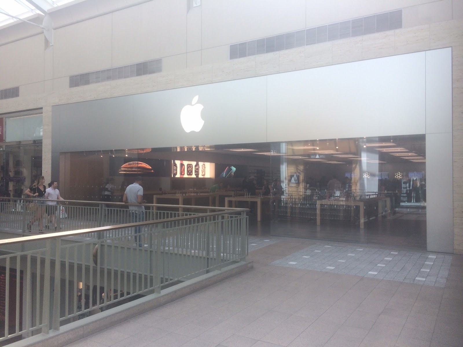 Atlanta capital of the U.S. state of Georgia, The Apple store in Lenox  Square a upscale shopping centre mall with well known brand name stores on  Peac Stock Photo - Alamy