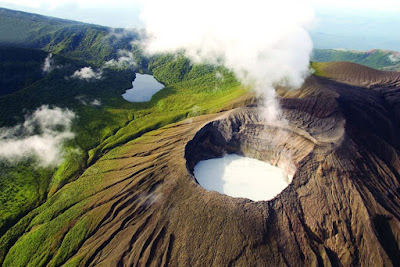 Volcan dans la parc national Rincon de la Vieja au Costa Rica.!