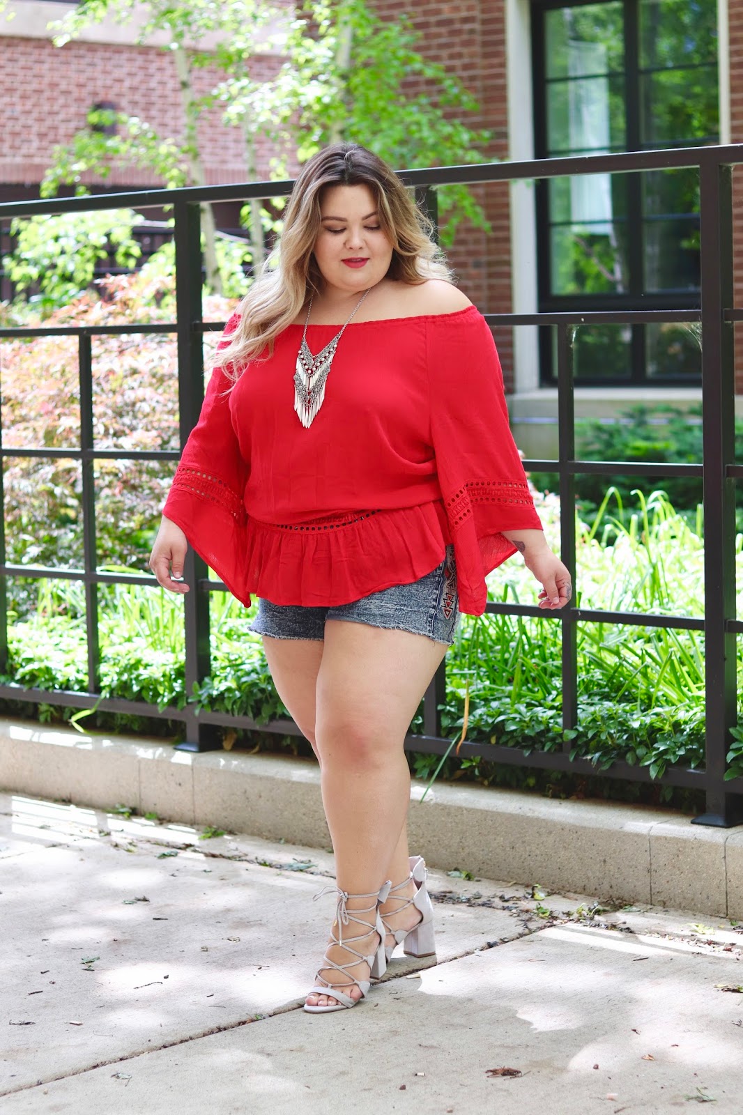 festival fashion inspiration, Chicago, blogger review, natalie craig, natalie in the city, plus size fashion blogger, Chicago blogger, midwest fashion blogger, plus size, affordable plus size fashion, DJ Khaled wild thoughts ft. Rihanna Bryson tiller, Rihanna red top wild thoughts, wild thoughts music video, Rihanna style, plus size fashion, fatshion, curves and confidence, curvy, summer plus size fashion