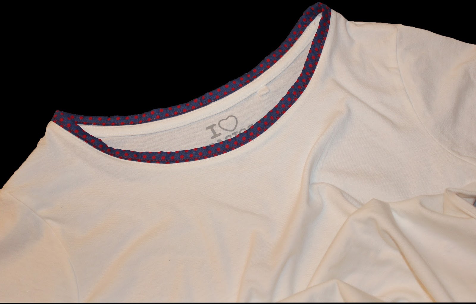 Artistoires mach es selbst! Kragen für Basic TShirt macht zusammen 3,50€