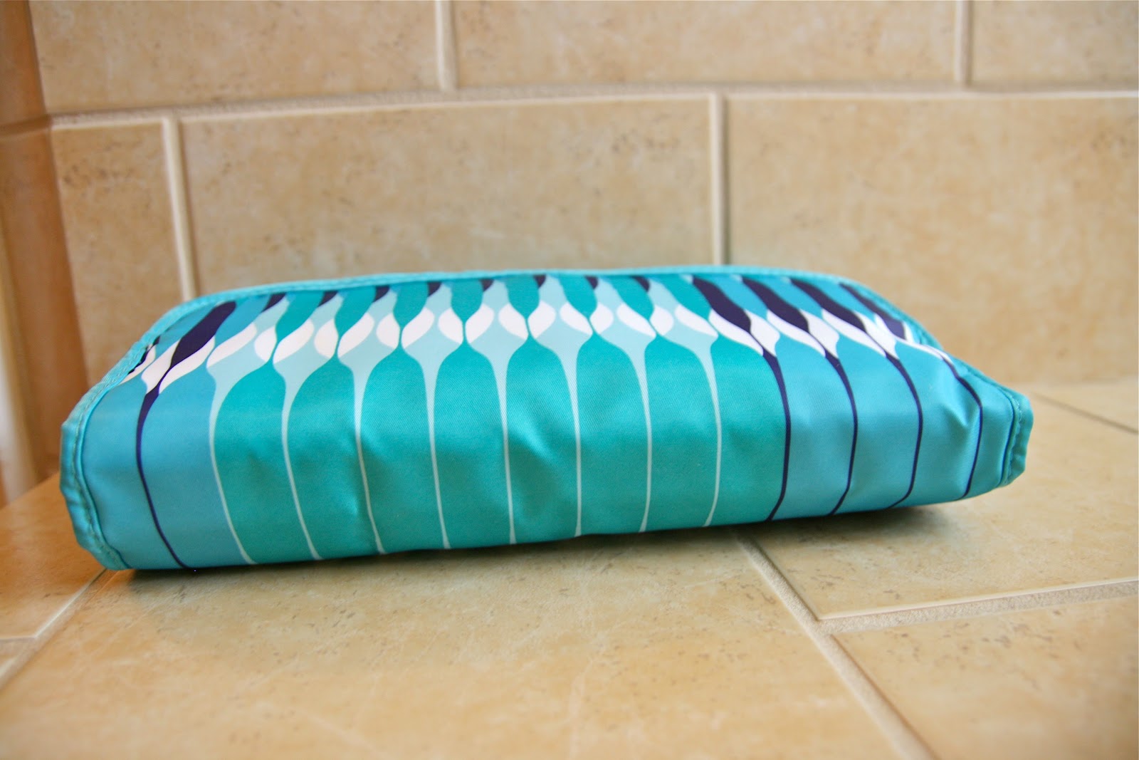 Smart and Simple Organizing Organized Makeup Drawer!