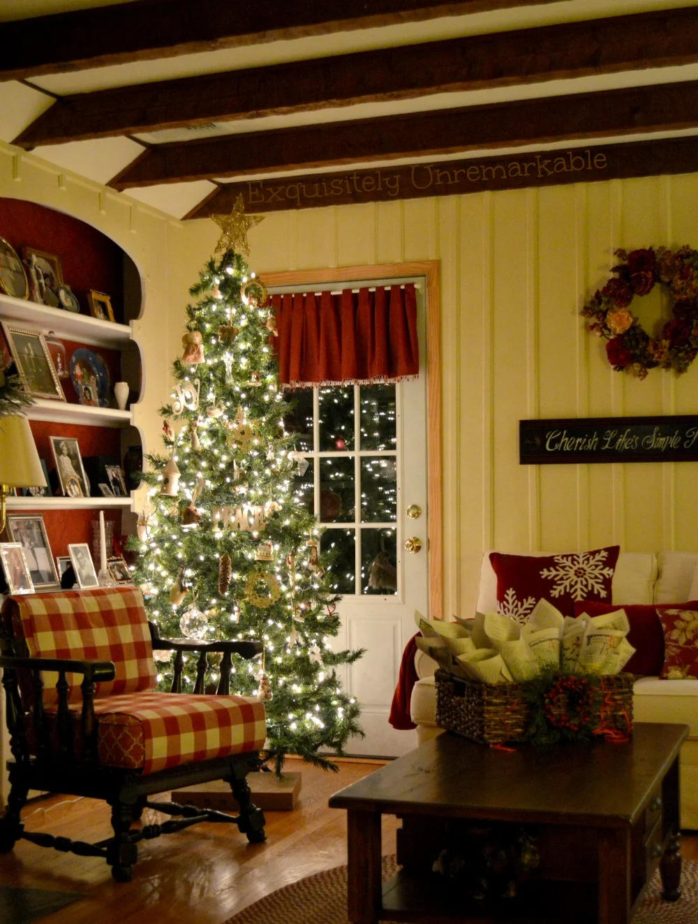 Rustic Cottage Christmas Living Room