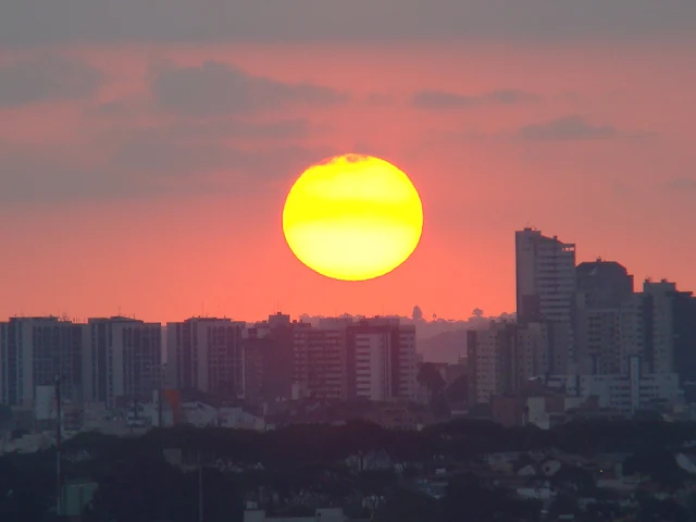 O por do sol varia muito conforme o ambiente