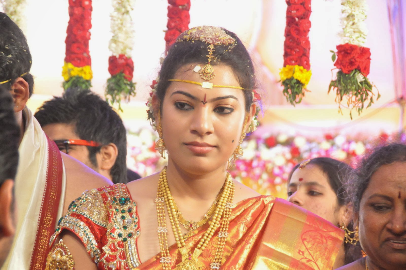 Geetha Madhuri in Pelliukuthuru Look Photos - Latest Movie U