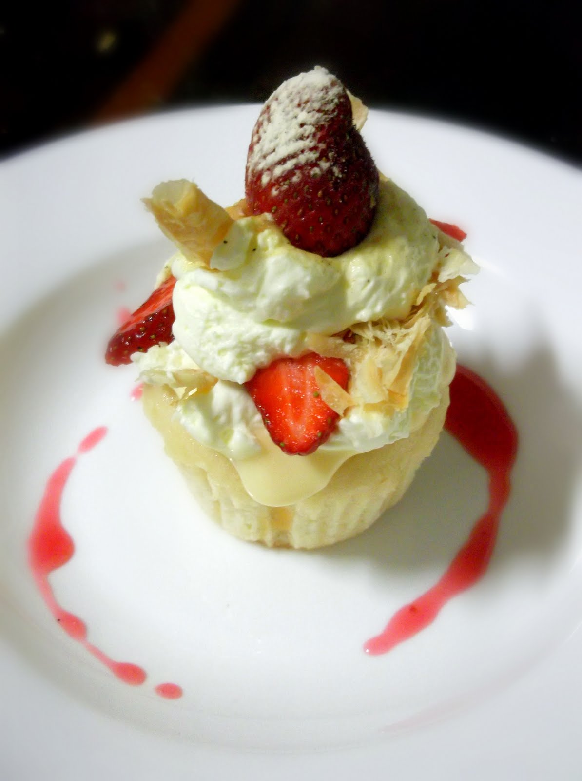 Lick The Spoon Moscato, Strawberry and Cream Dessert Cakes