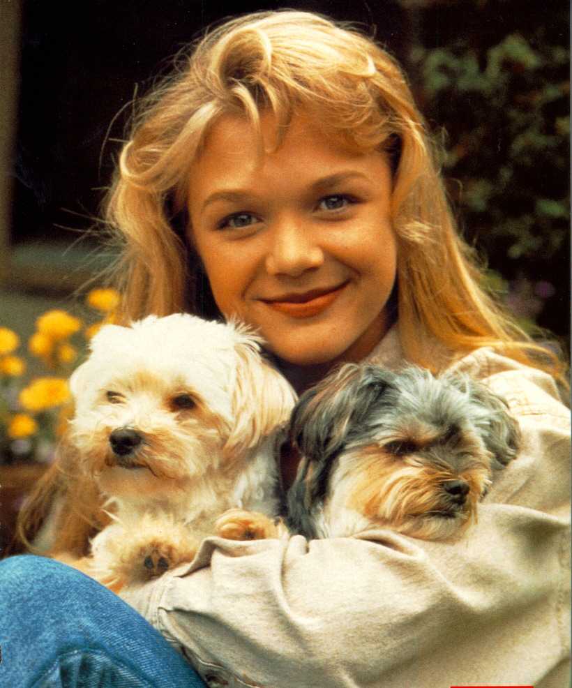 Actress and Celebrity Pictures: Ariana Richards