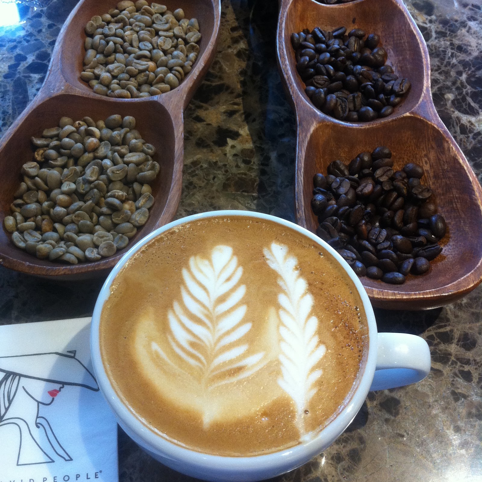 HAMARAT FÜSUN KRİSPY KREME İLE KAHVE