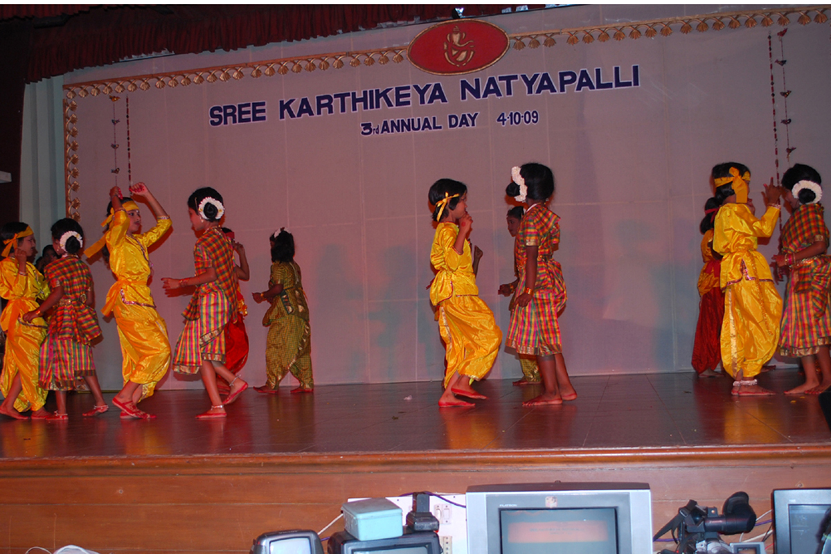 Dance Costumes Rent Coimbatore bharathanatyam costumes rental in