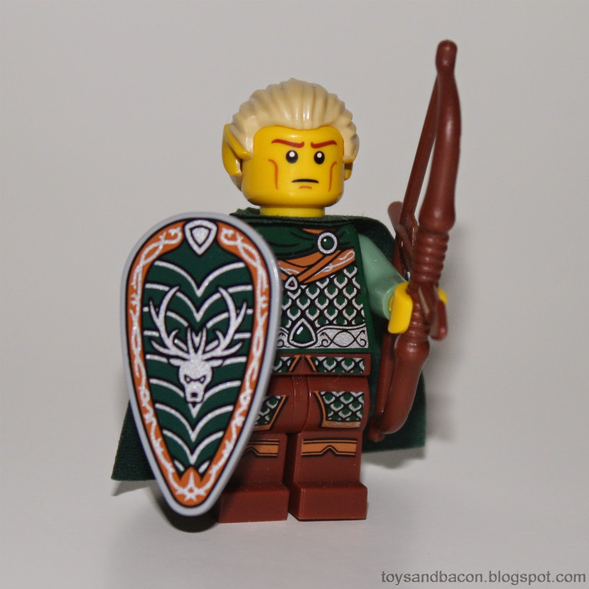 Before we had Lego Legolas, we had the Series 3 Elven Warrior. 