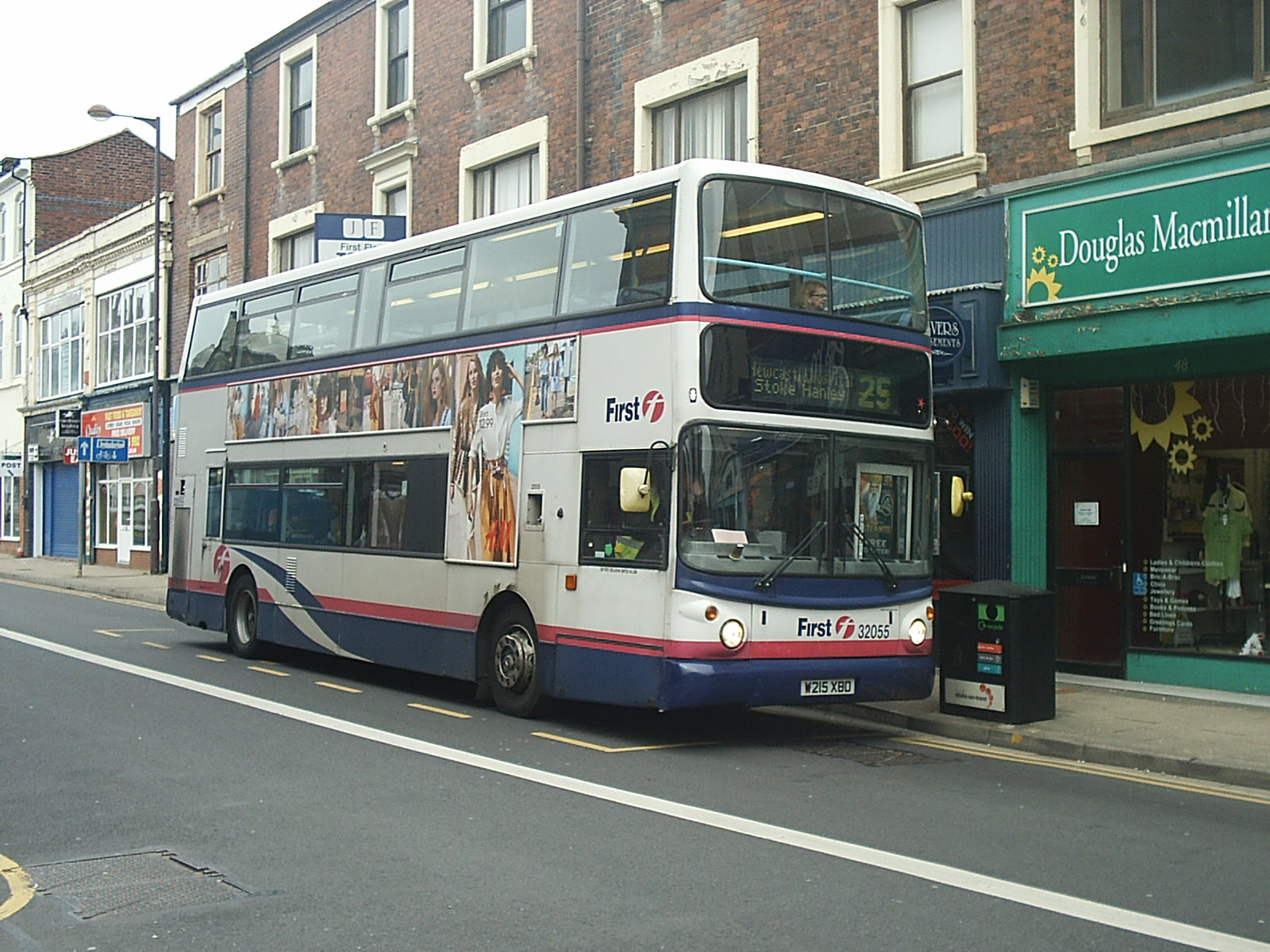 32055 in Stoke town centre Stoke on trent, Bus, Towns