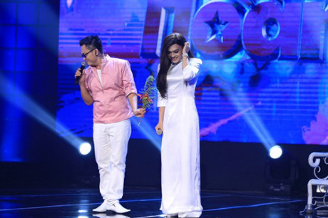 Tran Thanh - Hari Won - Viet Trinh me met voi