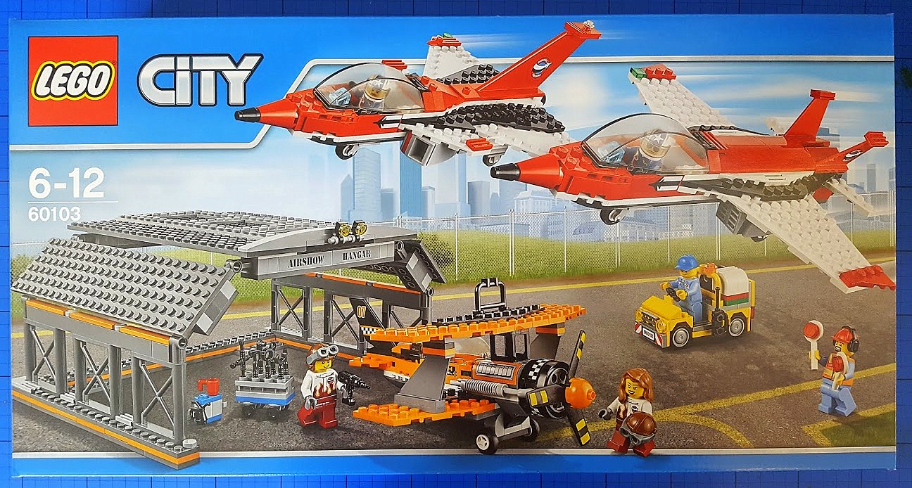 industrialisere Ord fattigdom The Brick Castle: LEGO CITY Airport Air Show review set 60103