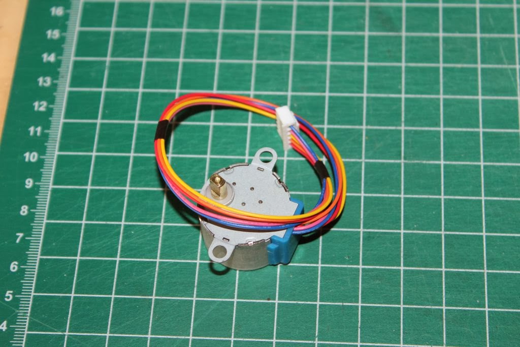 Andy's Astronomy First Arduino based stepper control for my barn door