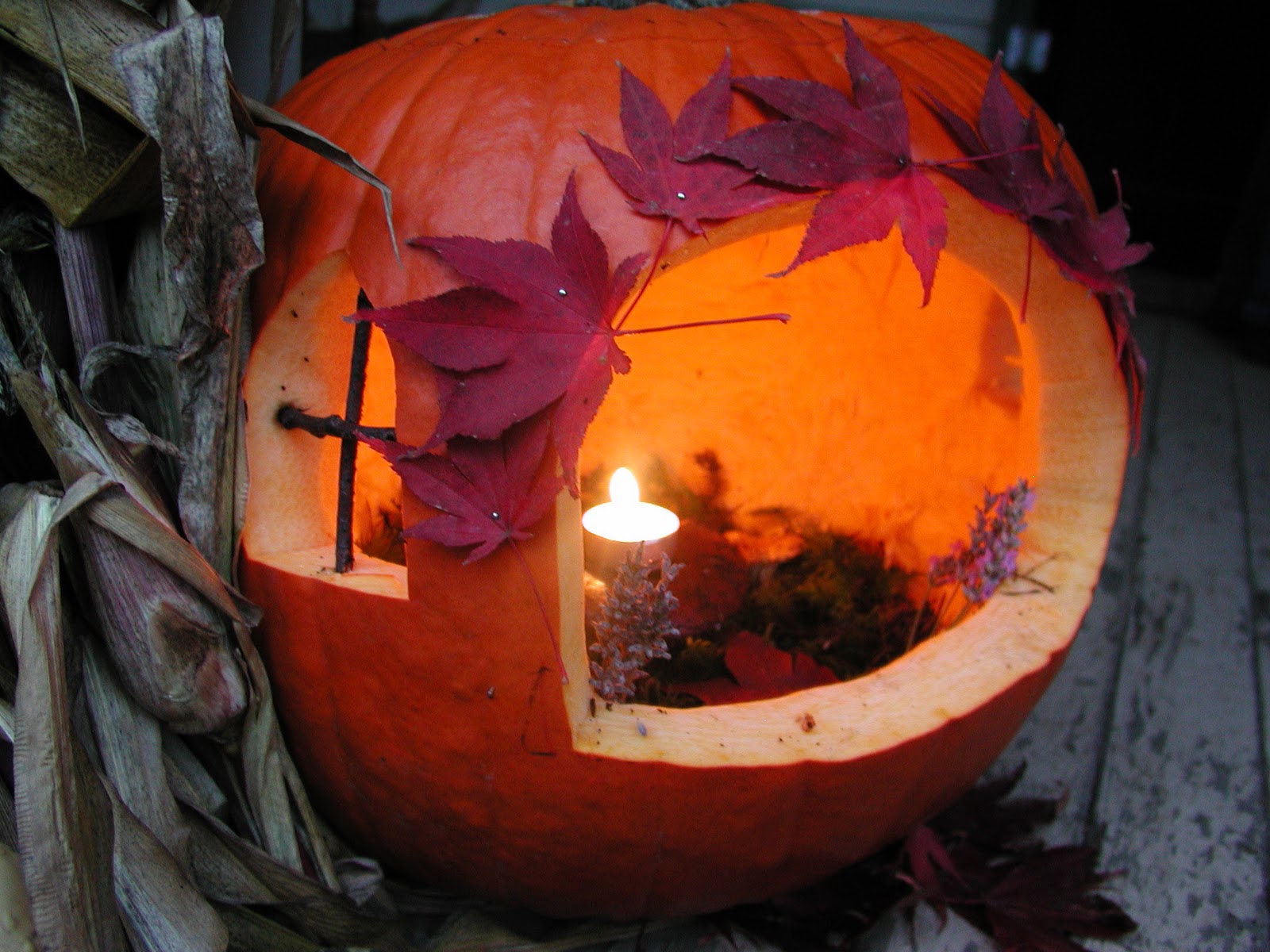 Relaxshacks.com: TEN TINY Pumpkin Houses/Huts- HAPPY HALLOWEEN!