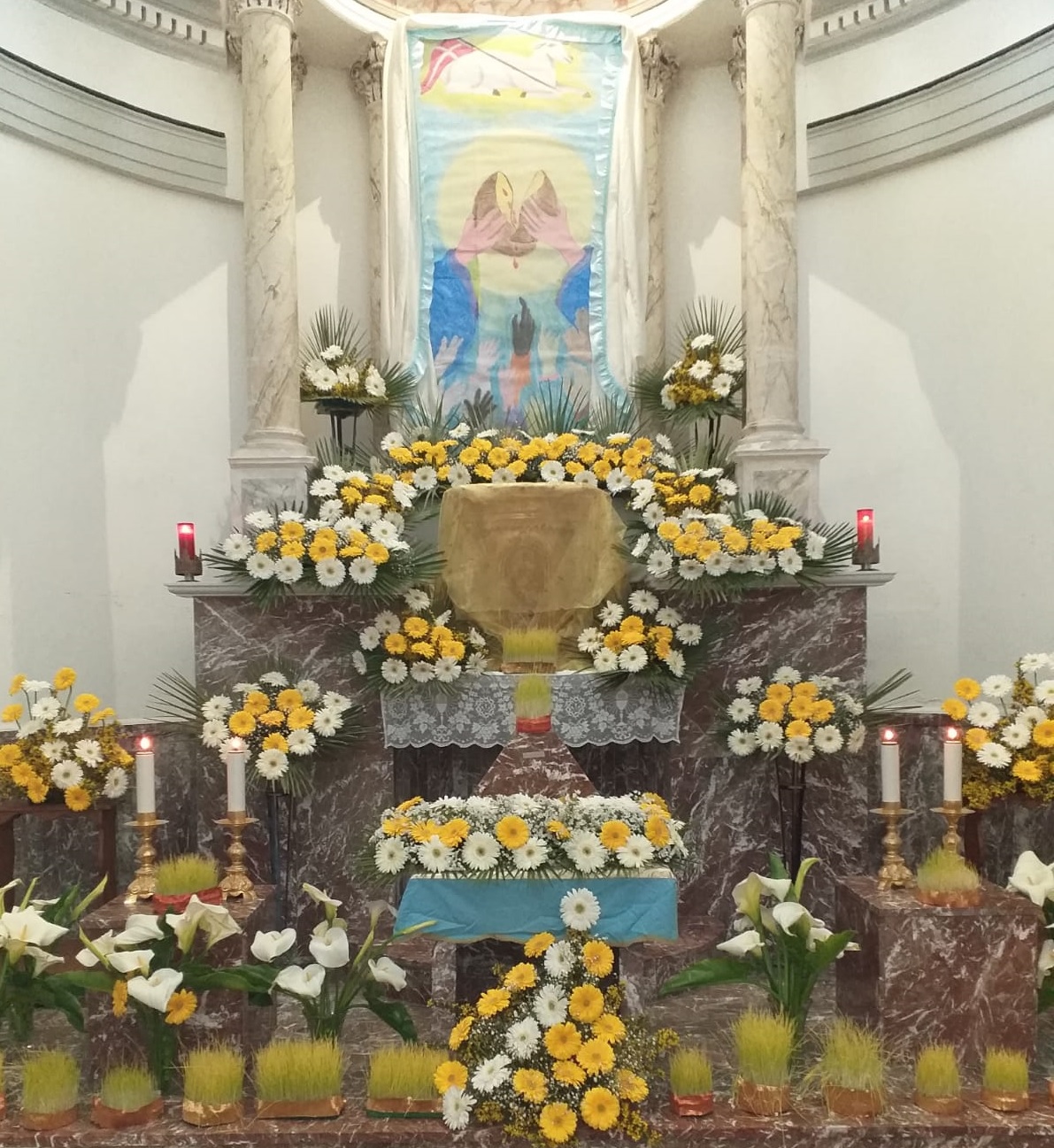 Altare della Reposizione nella chiesa di Purità di Maria SS. in Quattropani Altare della Reposizione nella chiesa di Purità di Maria SS. in Quattropani