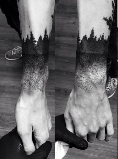 Como disse, você pode fazer a sua tatuagem em qualquer lugar em seu corpo. Aqui, é colocado na área de pulso. No entanto, é menor em comparação com outros projetos. Mas o tamanho não é realmente diminuir a beleza de uma floresta silhueta.Como disse, você pode fazer a sua tatuagem em qualquer lugar em seu corpo. Aqui, é colocado na área de pulso. No entanto, é menor em comparação com outros projetos. Mas o tamanho não é realmente diminuir a beleza de uma floresta silhueta.