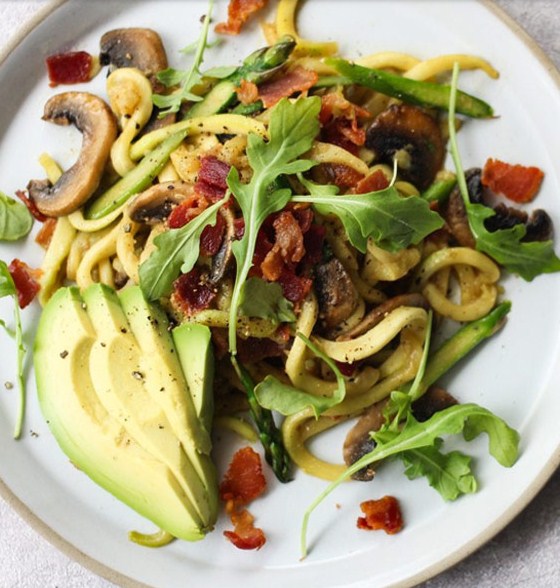 Asparagus + Mushroom Carbonara (Paleo & Grain Free) Asparagus + Mushroom Carbonara (Paleo & Grain Free)
