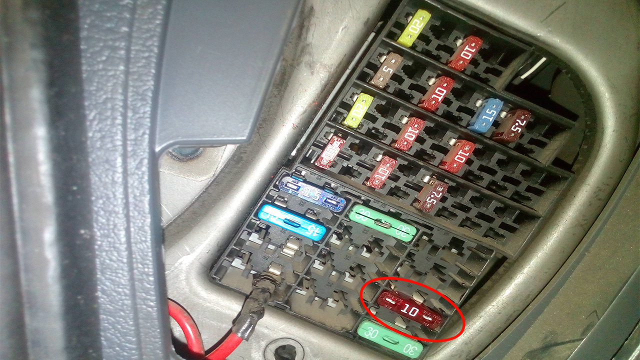 Рено логан предохранитель прикуривател. Предохранитель прикуривателя рено логан 1. Предохранитель прикуривателя рено логан 2. 4. Предохранитель на прикуриватель renault logan 1.