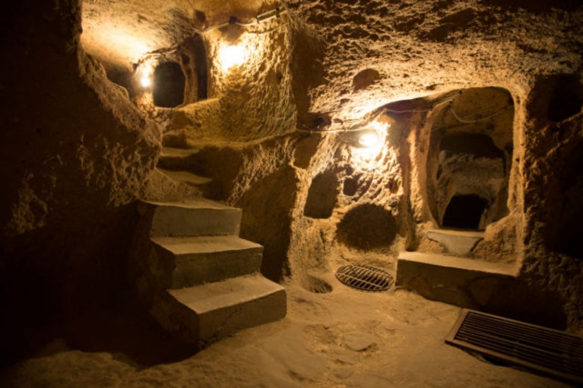 Incredible Photographs Inside Derinkuyu, an Ancient MultiLevel
