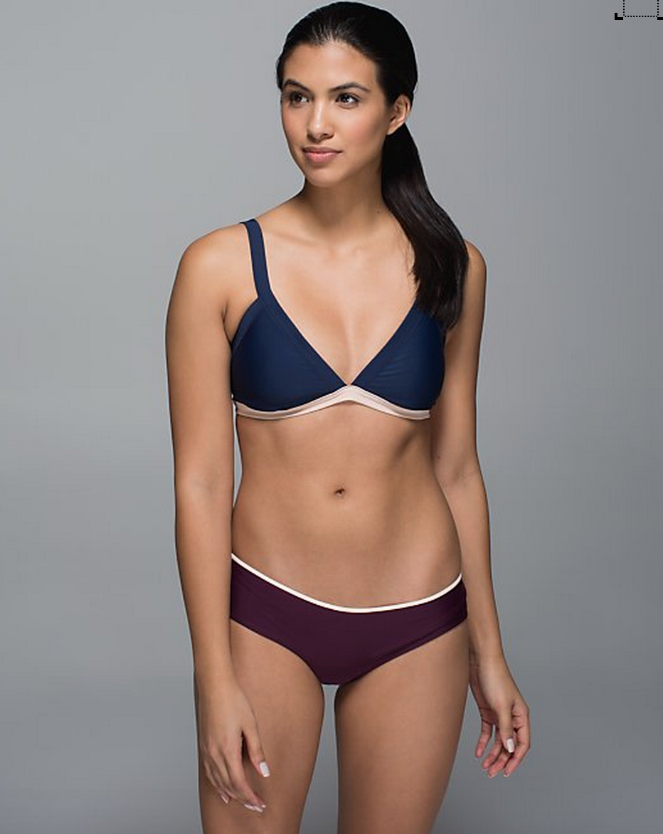 http://www.anrdoezrs.net/links/7680158/type/dlg/http://shop.lululemon.com/products/clothes-accessories/view-all-women-tops/Water-Surf-To-Sand-Booster-Top?cc=18155&skuId=3594132&catId=view-all-women-tops