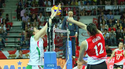 Волейболистките загубиха тежко на старта на олимпийската квалификация в Турция 