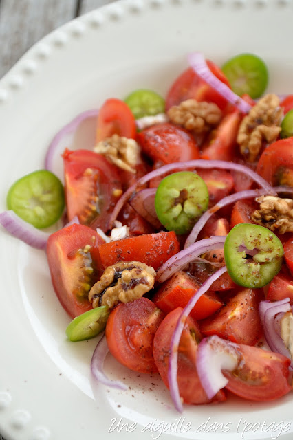 Salade de tomates  au sumac et à la mélasse de grenade