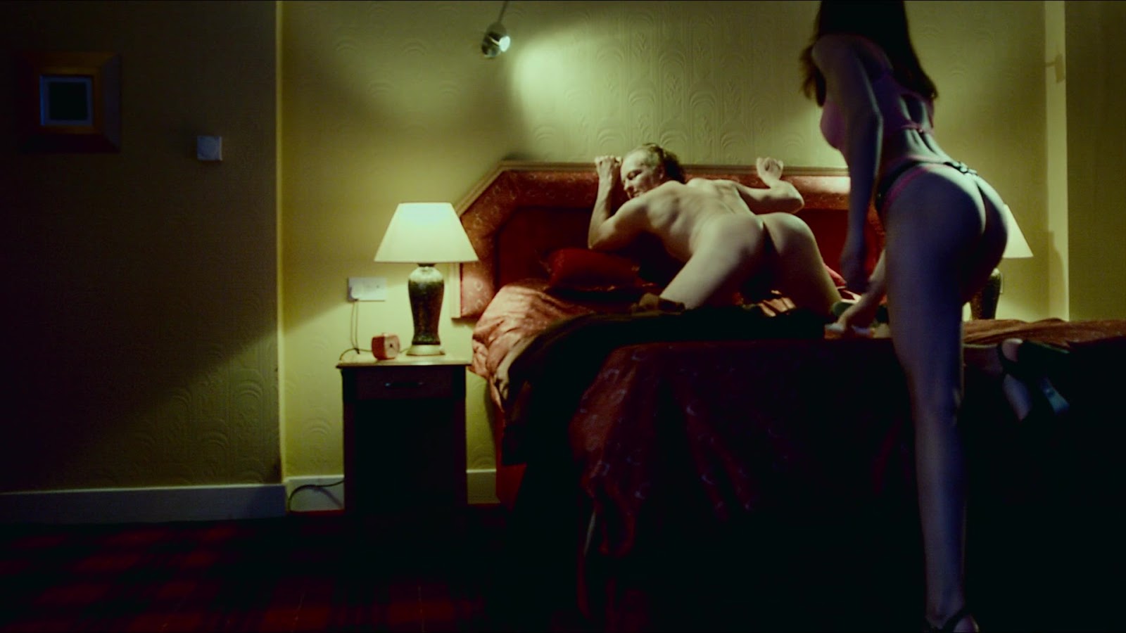 Simon Weir nude in T2 Trainspotting.