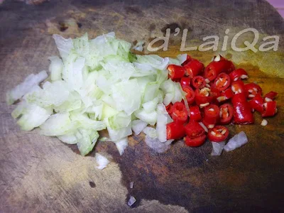 irisan bawang bombay dan irisan cabe