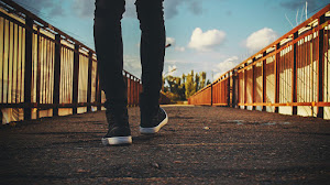 Bridge feet railings