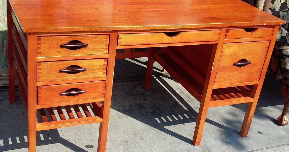 UHURU FURNITURE & COLLECTIBLES SOLD 4 1/2' x 2 1/2' Japanese Style