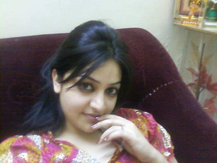 Desi Beautiful Pakistani Girls Pictures  Hot Desi Bhabhi-9805