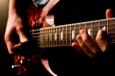 Kinh nghiệm và Những điều cần biết khi tự học đàn Guitar