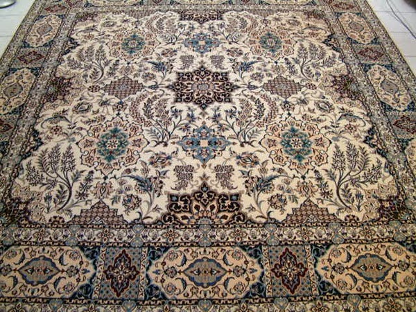 Persian carpets to decorate your floors
