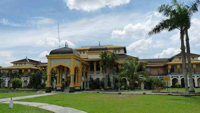 Foto Istana Maimun Medan