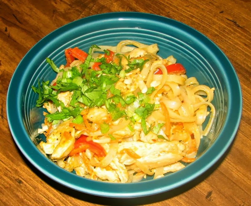 Shel's Kitchen: Chicken Pad Thai