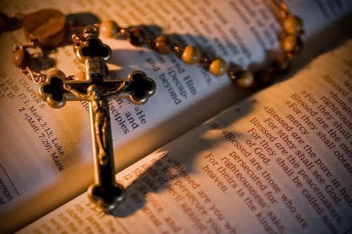 Mengapa Alkitab yang dipakai Umat Katolik Indonesia terdiri dari 75