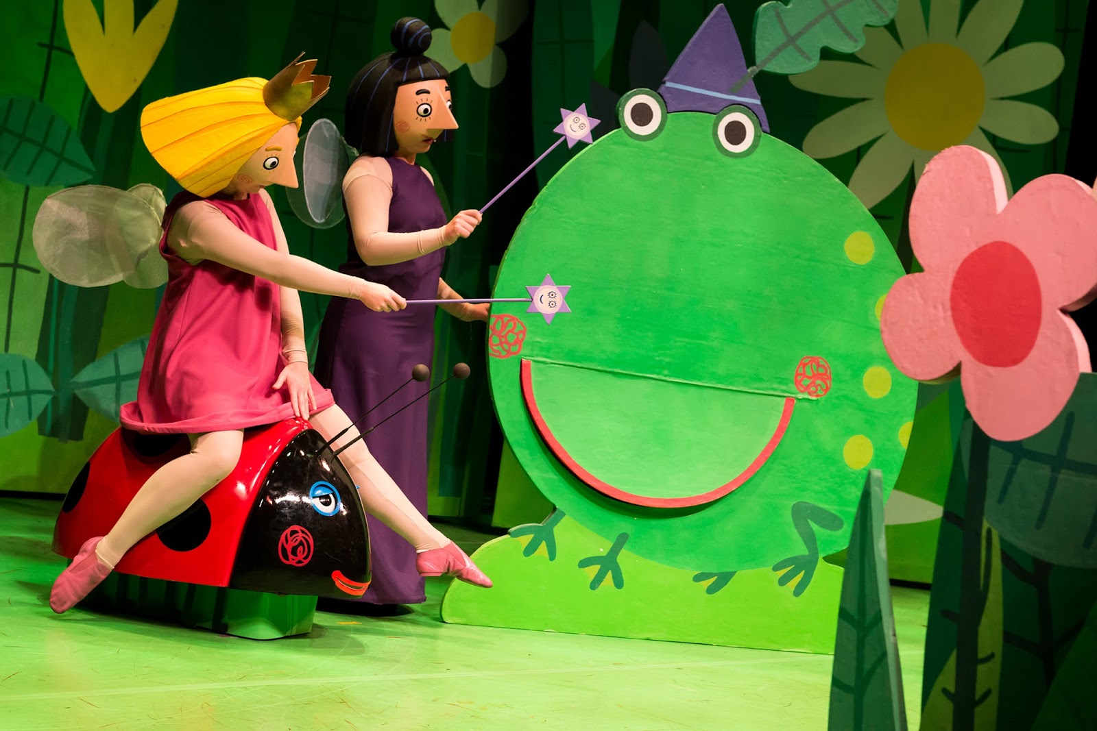 Six Little Hearts Ben And Holly S Little Kingdom Live On Stage Plus A Family Pass Giveaway Valued At 200 Slhfeaturedthursdays