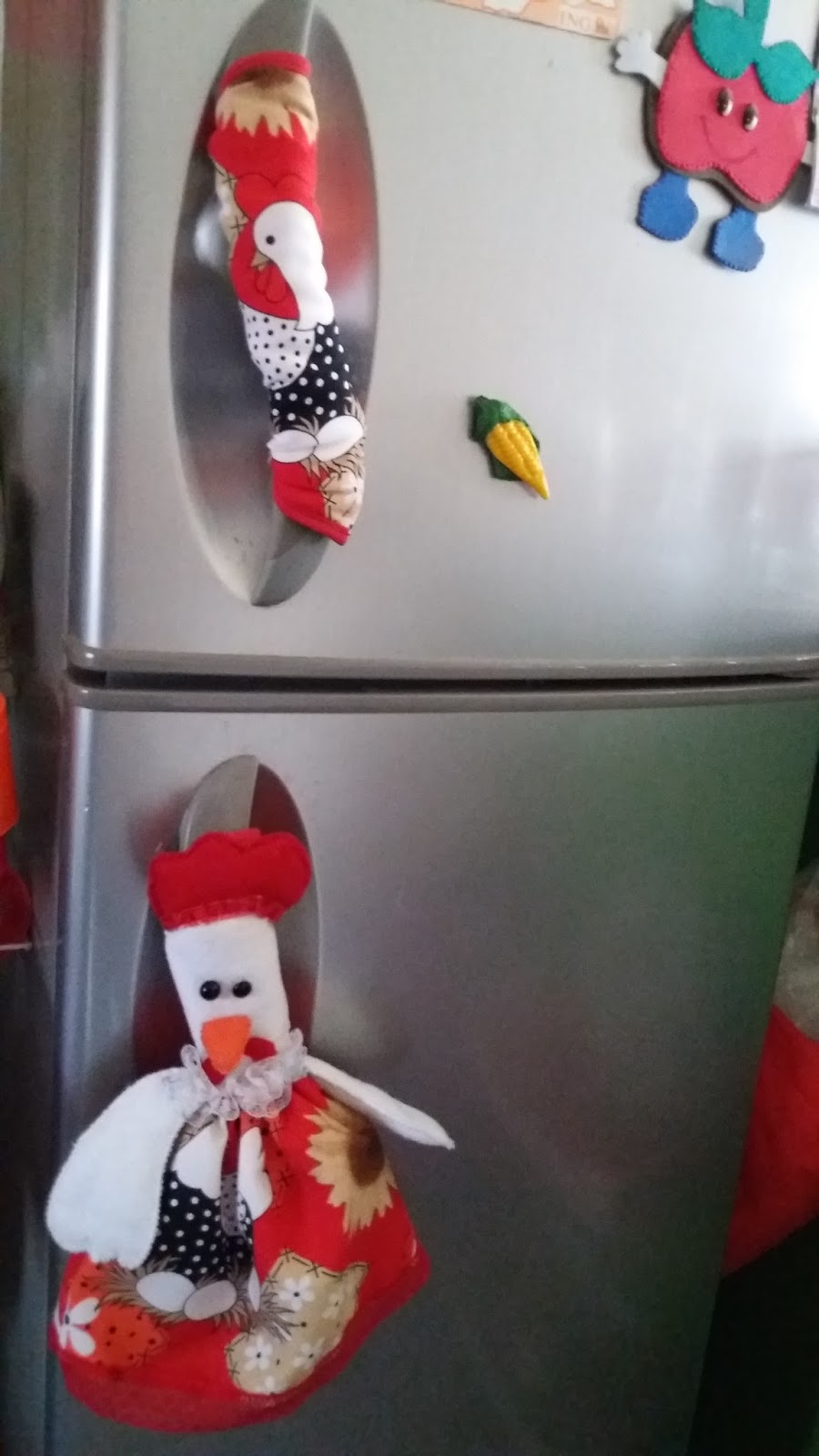 la nevera con motivos gallinas