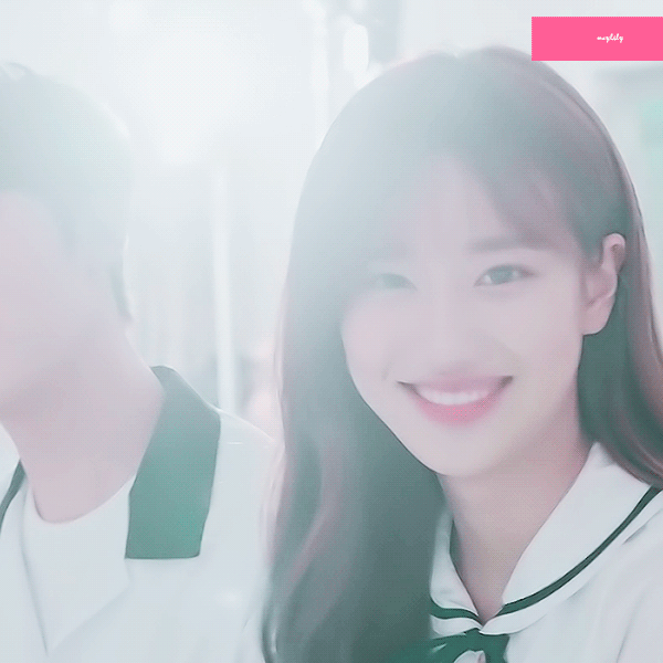 카메라가 미모를 다 담지 못한다는 실물갑 여돌.jpgif | 인스티즈