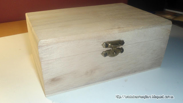Dreams of Love: Decorar una Caja en forma de libro - Caja/Libro