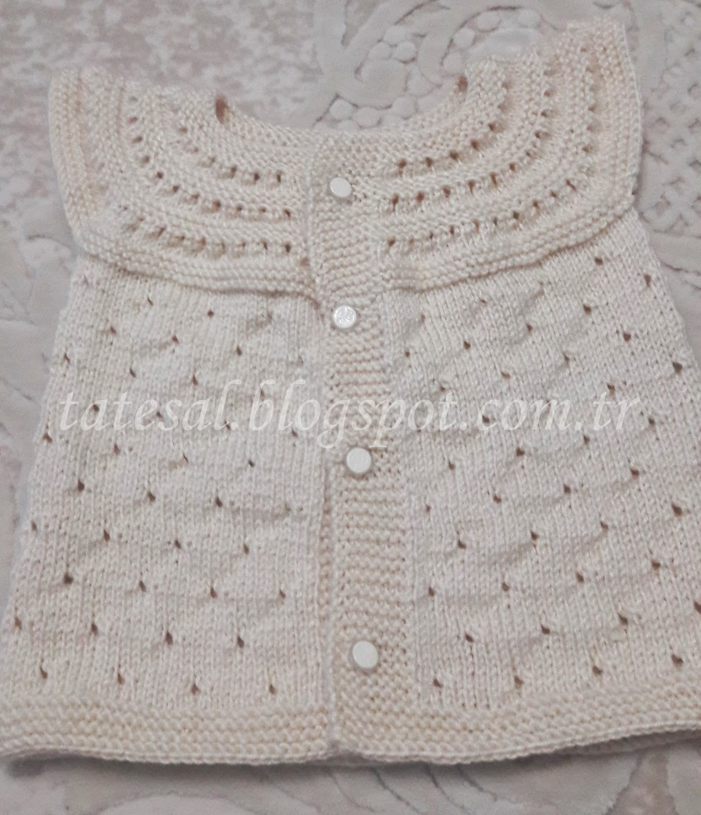 TATESAL YAKADAN BAŞLAMA MİSİNALI ŞİŞLE BEBEK YELEĞİ