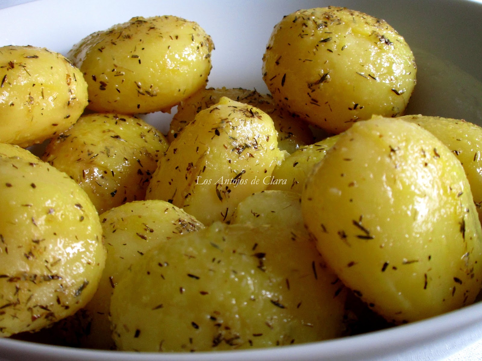 Los Antojos de Clara: Patatas salteadas con tomillo y ajo