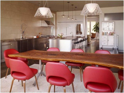 Schön-küchendesign-mit-essbereich-und-Edelstahl-Schrank-Küchentisch-mit-Bockbasis-im-minimalistische-Küche-ideen