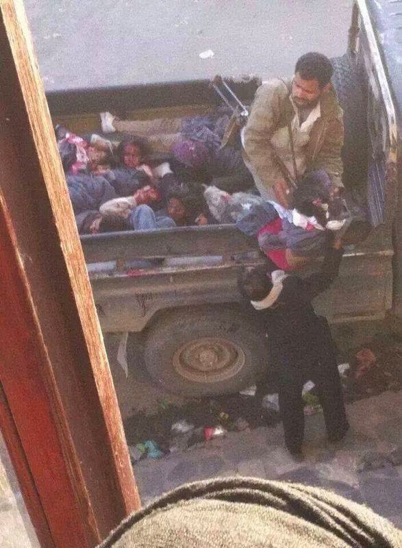 مقتل 20 طفلة و10 مواطنين في عملية ارهابية بسيارتين مفخختين برداع وسط اليمن