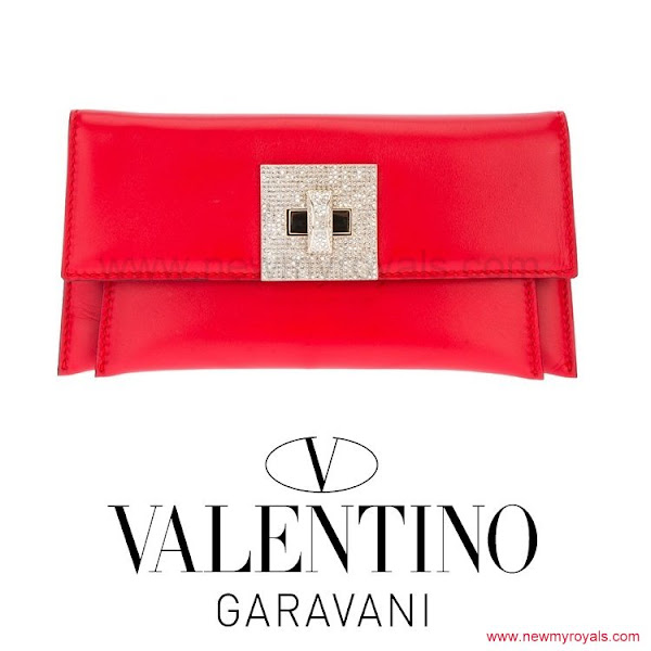 VALENTINO-GARAVANI-clutch-bag.jpg